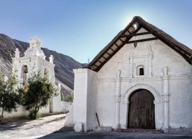 San Santiago Kilisesi, Belen, Bölge XV, Şili ön cephesinin ayrıntıları