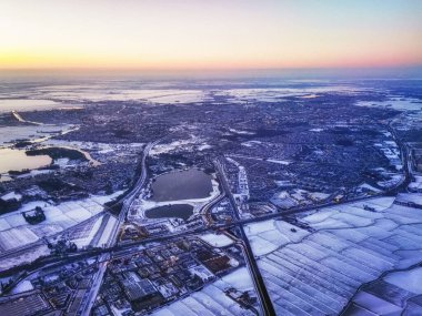Hollanda 'nın Leiden şehrinin güzel kış havası manzarası