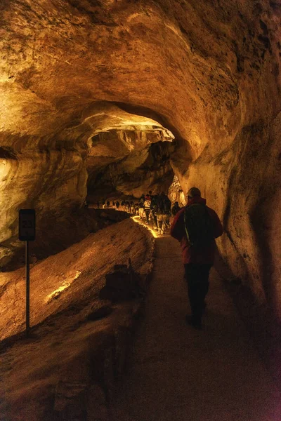 Turistas Durante Expedição Caverna Mammuthhle Uma Das Maiores Cavernas Carste — Fotografia de Stock