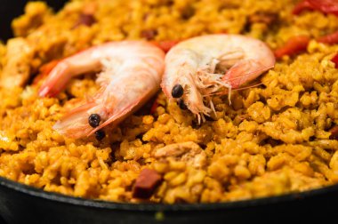 Paella.