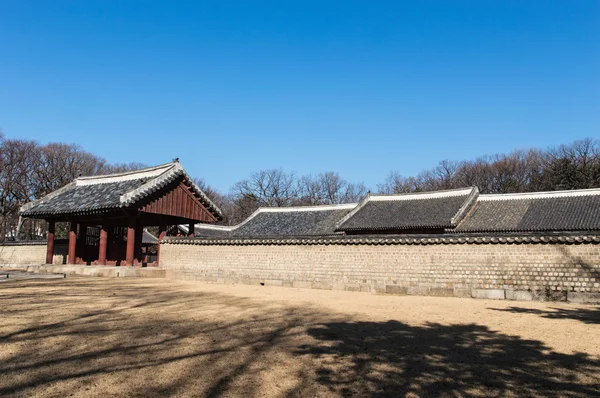 Jongmyo-heiligdom is een confucianistische heiligdom in Seoel, Zuid-Korea — Stockfoto