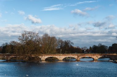 avon üzerinde köprü