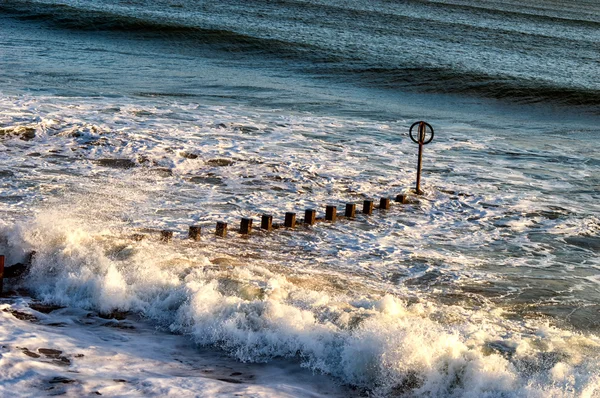 Marea Llegando a la playa de Aberdeen, Escocia — Foto de Stock