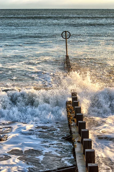 Příliv přichází na pláži Aberdeen, Skotsko — Stock fotografie