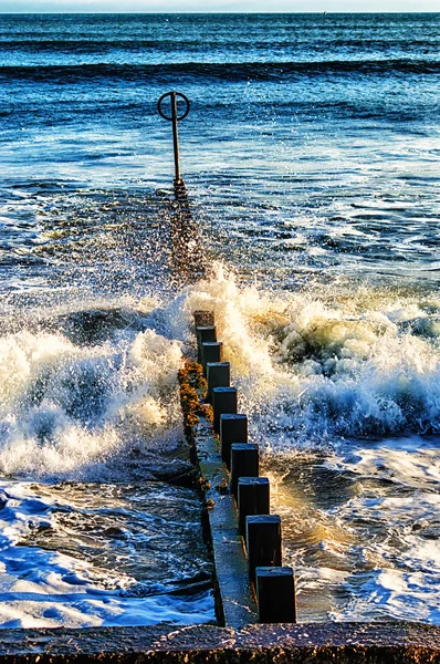 Příliv přichází na pláži Aberdeen, Skotsko — Stock fotografie