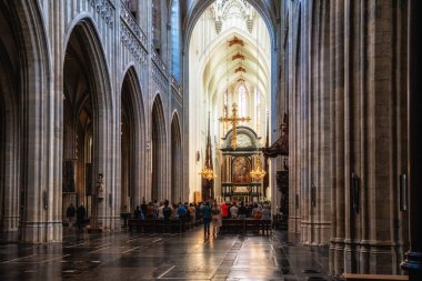 Antwerp, Belçika - 25 Ağustos 2024: Onze Lieve Vrouwekathedraal (Meryem Katedrali), Antwerp, Belçika