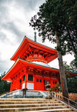 Kongobu-ji Danjo Garan bölgesindeki tapınak, Koyasan, Koya, Ito Bölgesi, Wakayama, Japonya 'daki tarihi Budist tapınağı kompleksi.