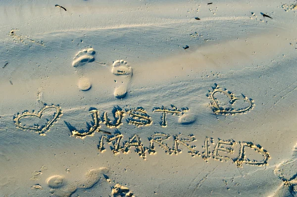 "Just Married" written in the sand — Stock Photo, Image