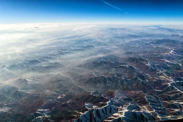 Mlhavé himálajské hory — Stock fotografie