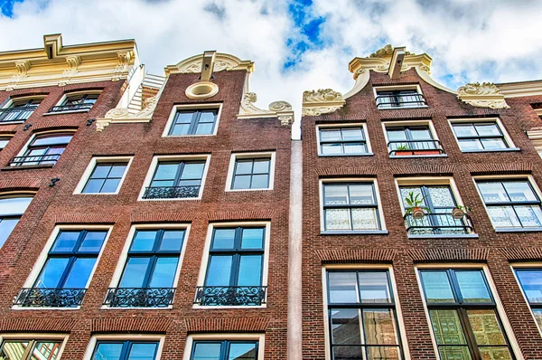 Tradycyjnymi holenderskimi budynkami, amsterdam — Zdjęcie stockowe