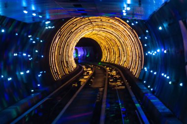 Hızlı ileri hareket bulanıklığı Shanghai gezi tünelde