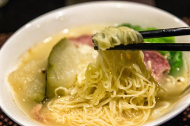 Çin şehriye çorbası