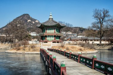 Gyeongbokgung Sarayı Hyangwonjeong Pavyonu