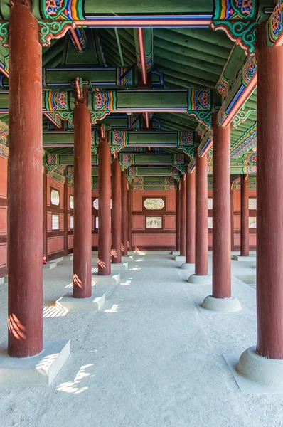 Hall du palais de Gyeongbok — Photo