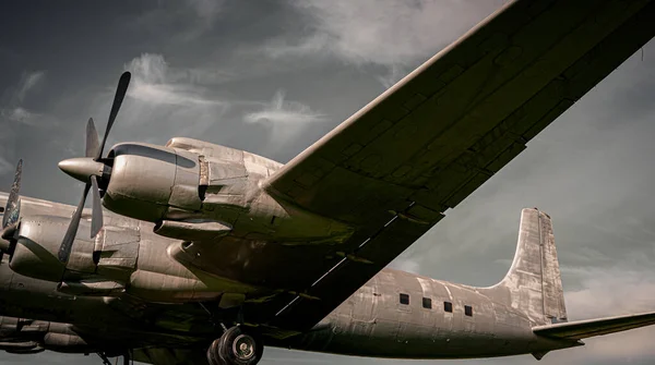 Old Propeller Airplane Vintage Sepia Black White Tone Sky Background — Stockfoto