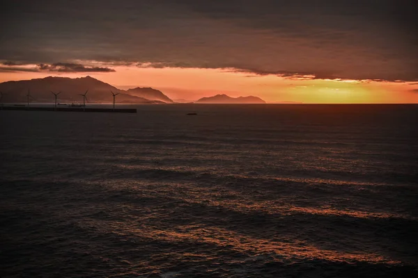 Rustige Zonsondergang Boven Rode Atlantische Oceaan Getxo Baskenland Spanje Met — Stockfoto