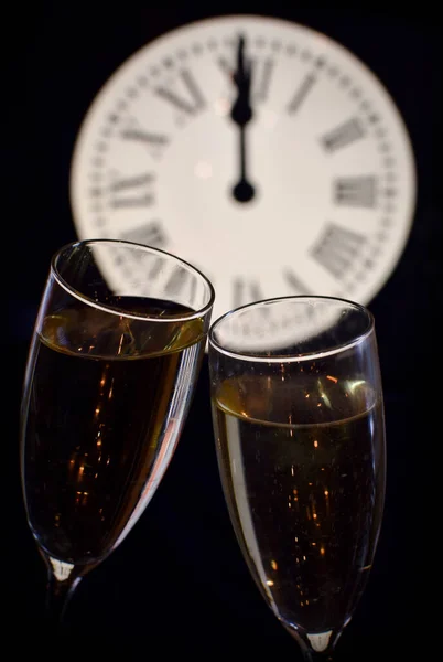 Celebracja Nowego Roku Kieliszki Wznoszące Się Szampanem Kawą Tradytacja Twelve — Zdjęcie stockowe