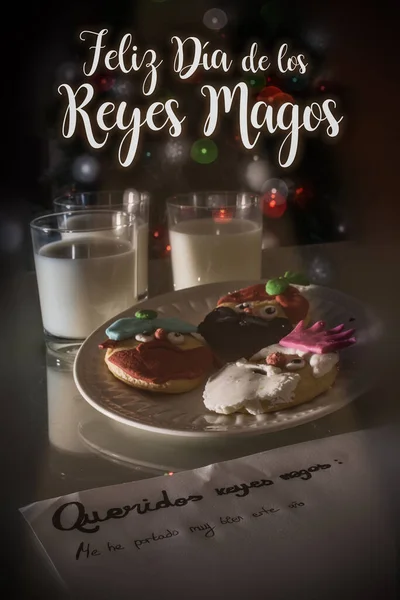 FELIZ DIA DE LOS REYES MAGOS, Mutlu Erkekler Günü 'nün İspanyolca çevirisi: Çocuk, 
