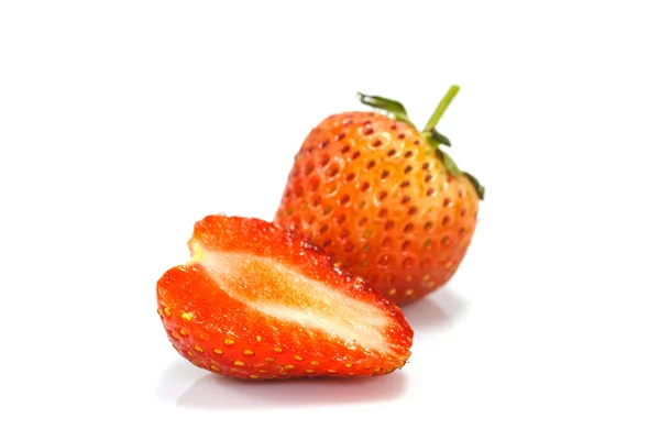 Smukke jordbær isoleret på hvid - Stock-foto
