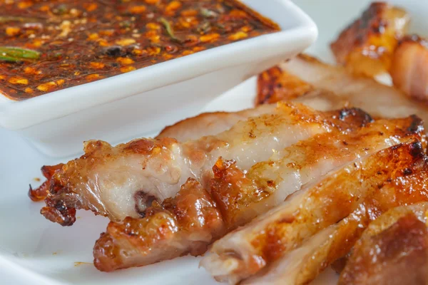 Boyun domuz eti ve baharatlı sos ızgara — Stok fotoğraf