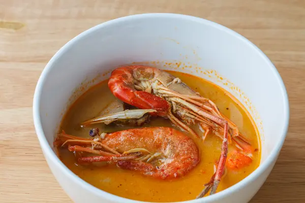 Thaise pittige soep garnalen — Stockfoto