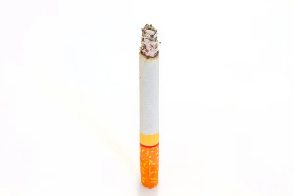 Vypálení cigaretou na bílém pozadí — Stock fotografie