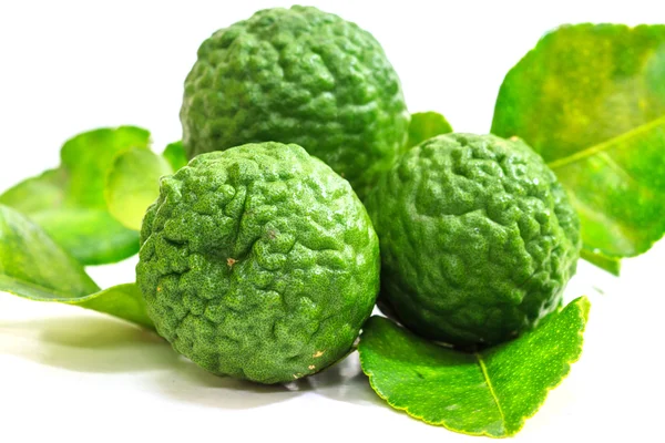 Fruta bergamota sobre fondo blanco. — Foto de Stock