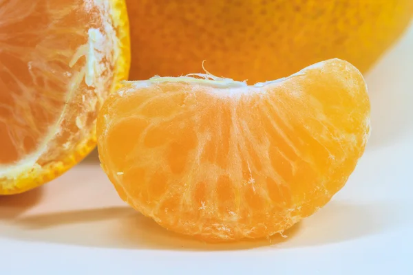 Naranja aislado sobre fondo blanco —  Fotos de Stock