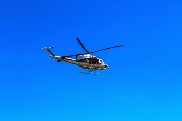 Helicóptero Voando — Fotografia de Stock