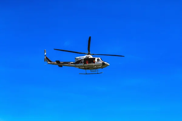 Vuelo en helicóptero — Foto de Stock