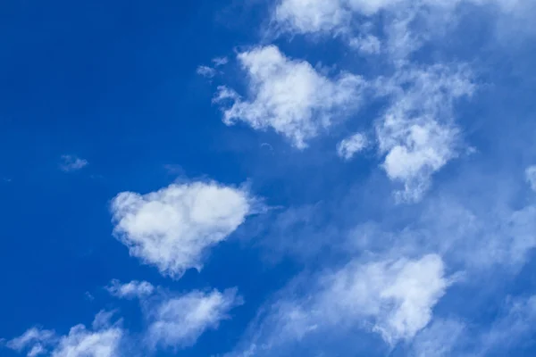 Blue sky with white clouds — Stock Photo, Image