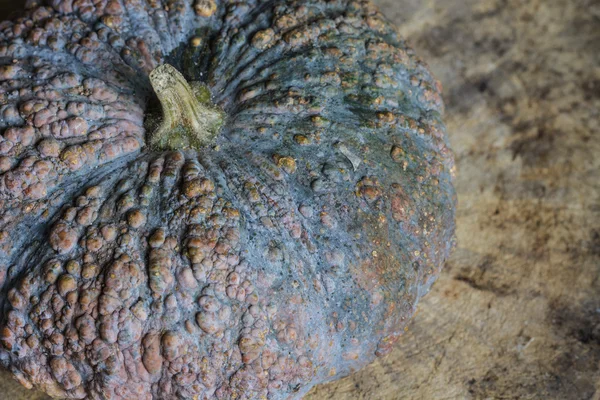 Zucca su tavola di legno — Foto Stock