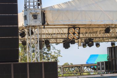 birden çok spot bir tiyatro sahne aydınlatma Kulesi 