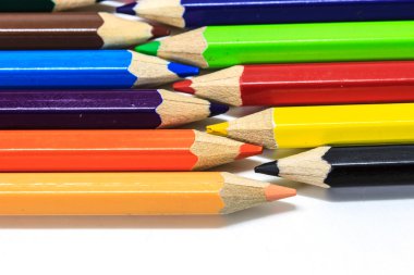 Beyaz renkli kalemler