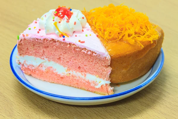 Rebanada de pastel de esponja Victoria — Foto de Stock