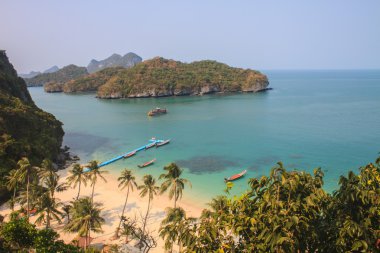 Yaz aylarında güzel tropik deniz