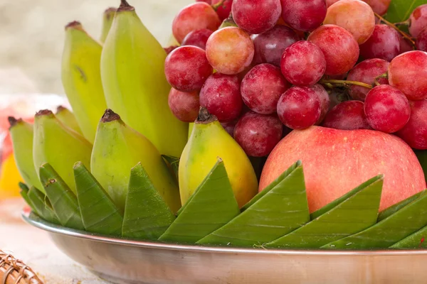 Fresh fruit from organic garden — Stock fotografie