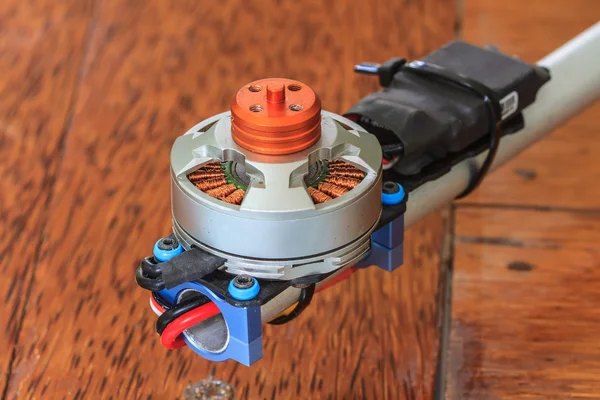 Elektrik motoru küçük bir boyutta — Stok fotoğraf