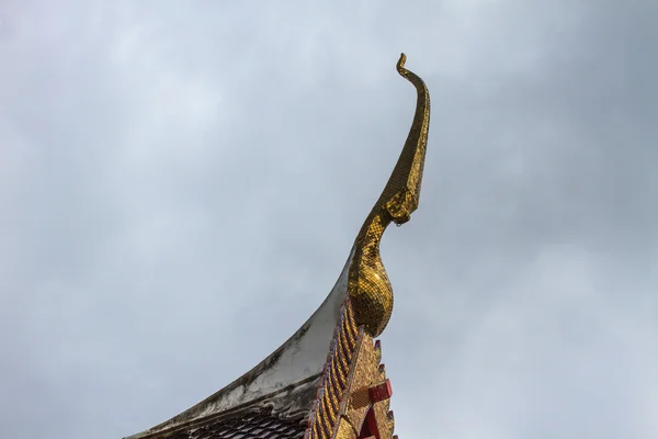 Thailändsk drake eller kung av Naga staty — Stockfoto