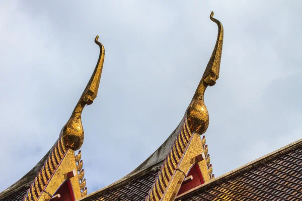 Thailändischer Drache oder König der Naga Statue — Stockfoto