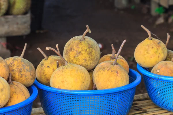 泰国市场上 santol 水果 — 图库照片