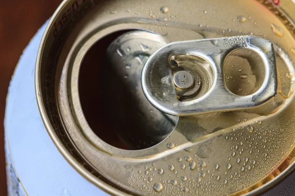 Closeup shot from the pull ring on a beverage can — Zdjęcie stockowe