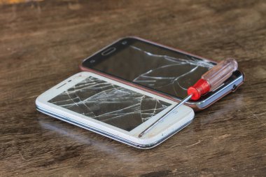 kırık ekran ile Smartphone