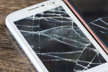 kırık ekran ile Smartphone
