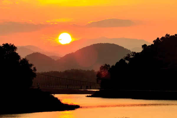 Zonsondergang in lake — Stockfoto