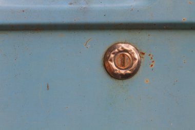 Eski anahtar deliği kadar kapatın 