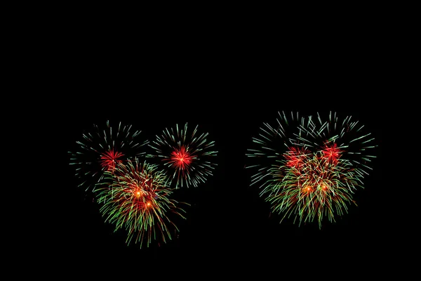 Feuerwerk erhellt den Himmel — Stockfoto