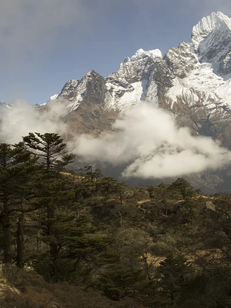 Paesaggio delle nuvole, Parco nazionale di Sagarmatha, Himalaya, Nepal — Foto Stock