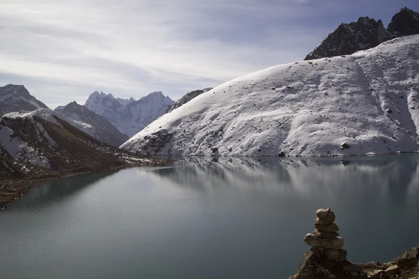 Lake Gokyo in Himalaya, Nepal — Stockfoto