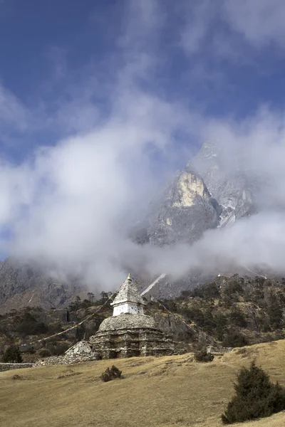 Stupa buddista nella regione di Sagarmatha, Himalaya, Nepal — Foto Stock